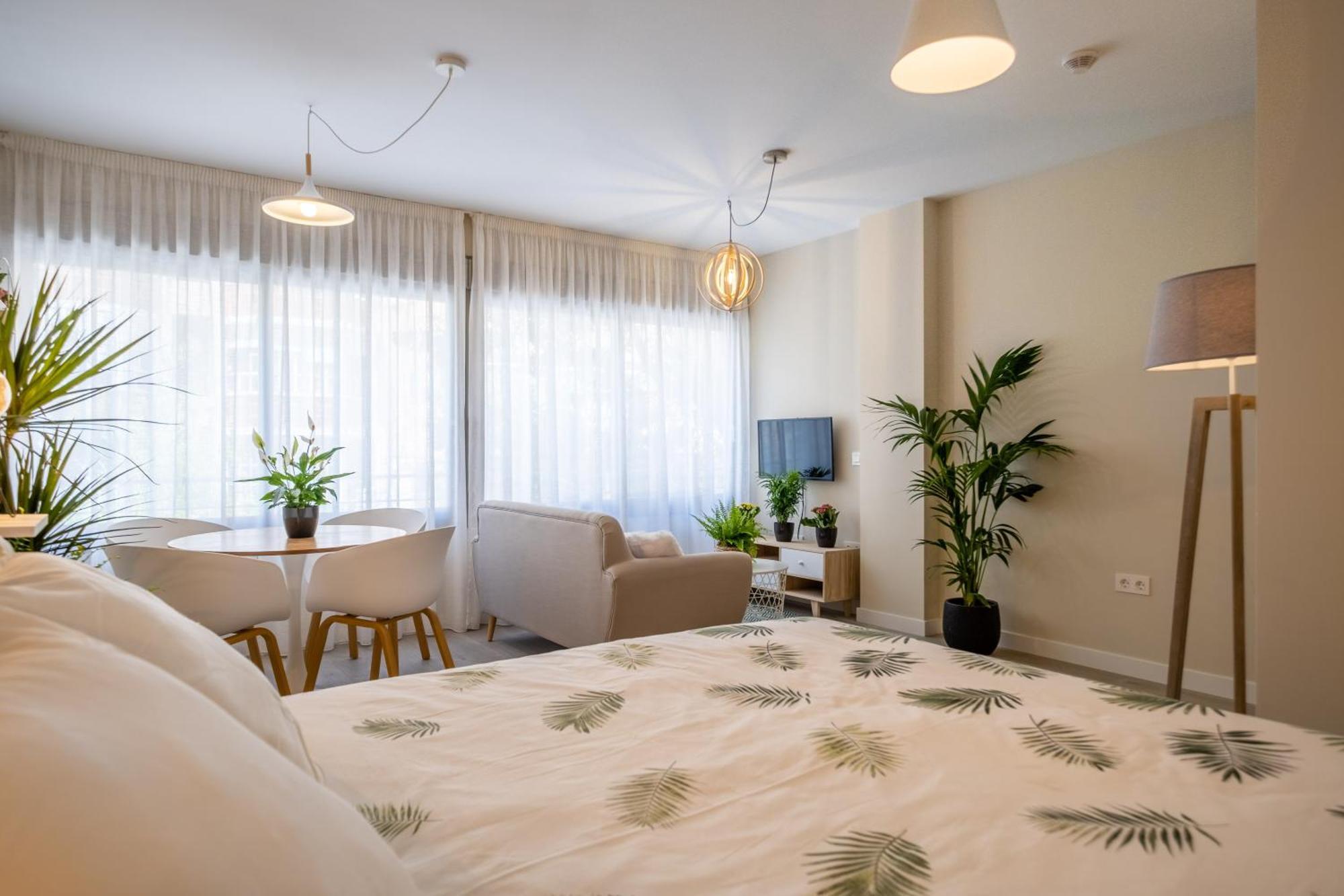 Minty Stay - Trinidad Apartments Málaga Szoba fotó